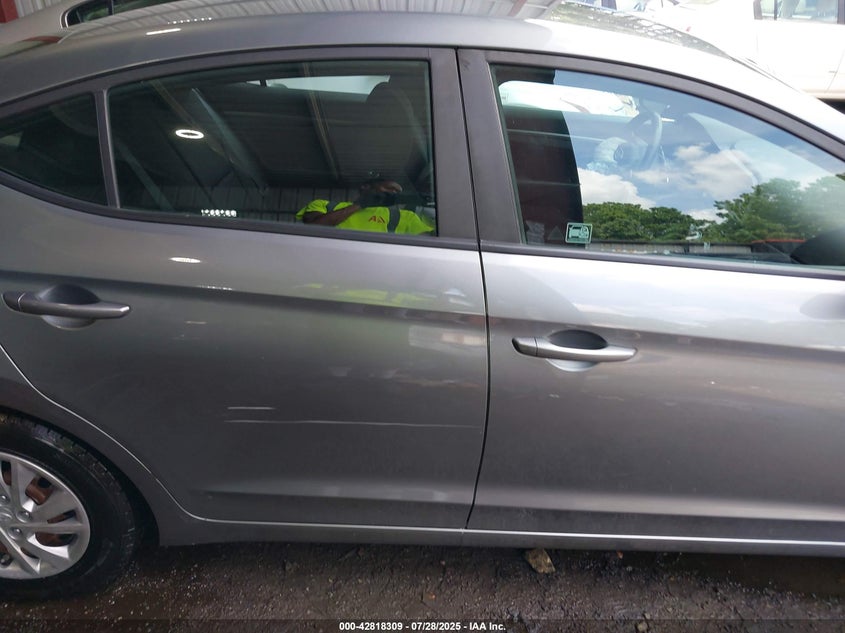 2019 HYUNDAI ELANTRA SE - KMHD74LF9KU788806