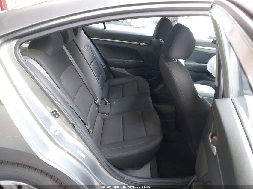 2019 HYUNDAI ELANTRA SE - KMHD74LF9KU788806