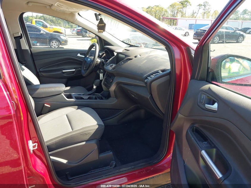 1FMCU9GD9HUD18732 2017 FORD ESCAPE photo no. 5