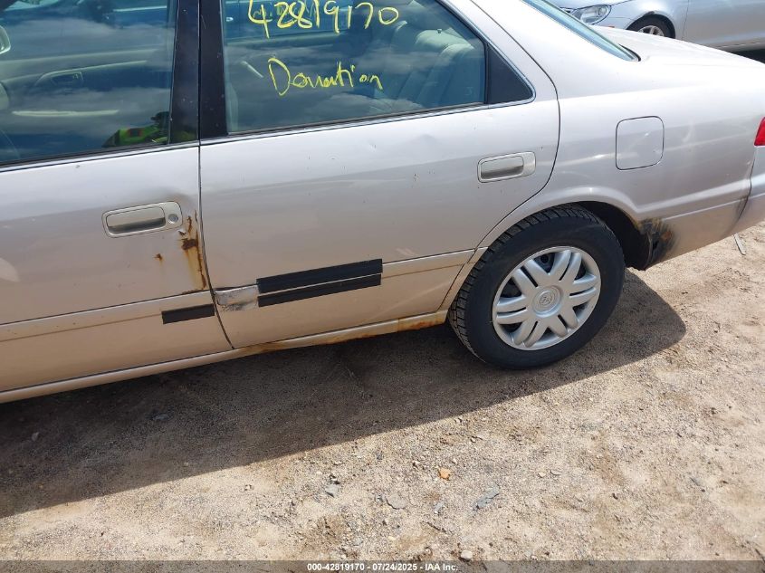 2001 Toyota Camry Le VIN: 4T1BG22K51U029952 Lot: 42819170