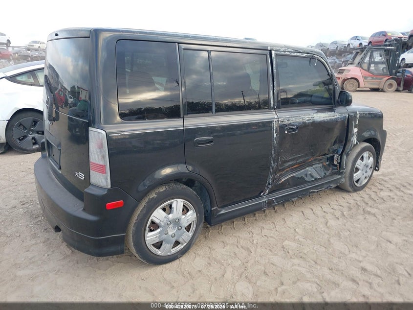 JTLKT334350206098 2005 SCION XB photo no. 4