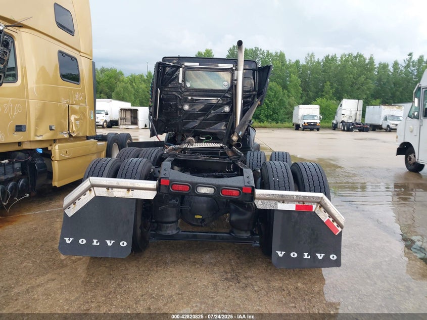 2025 Volvo Vnr VIN: 4V4WC9EH2SN672771 Lot: 42820825