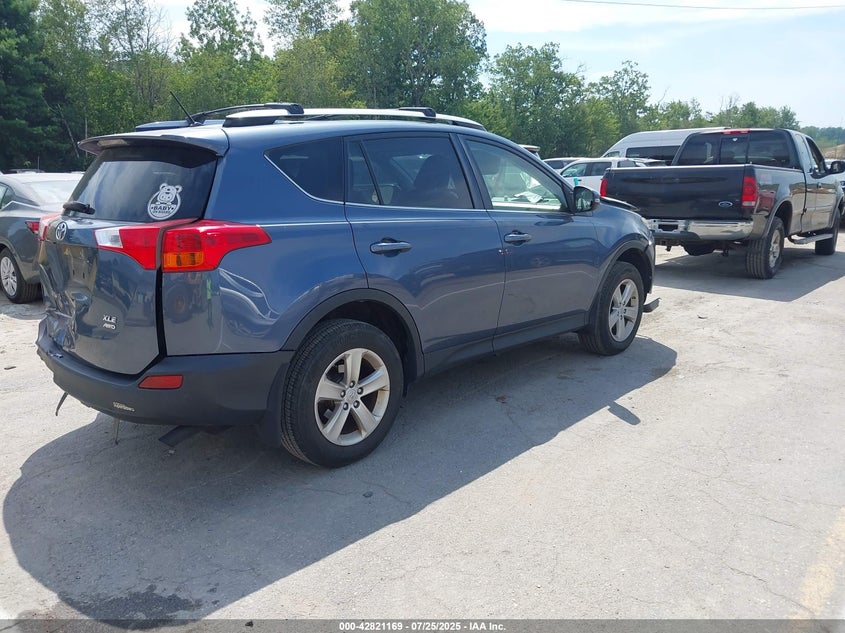 2013 TOYOTA RAV4 XLE - JTMRFREV7DD039102