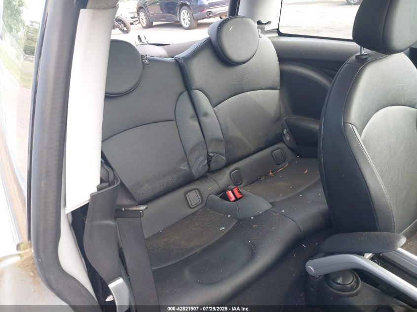 2009 Mini Cooper VIN: WMWMF33519TU71995 Lot: 42821907