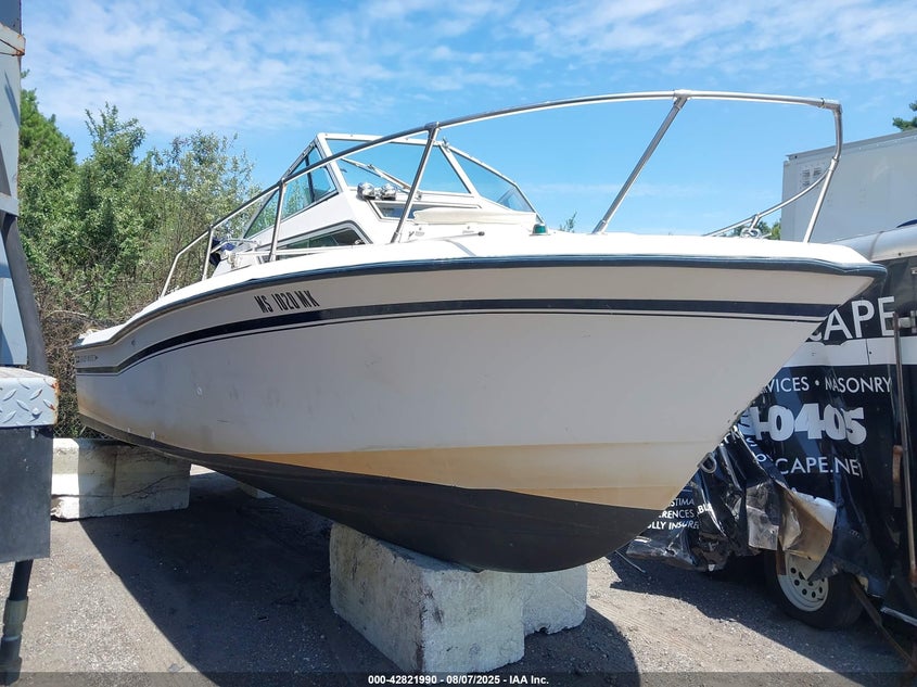 1992 Grady White Boat null null null NTLBP106A292 photo #1