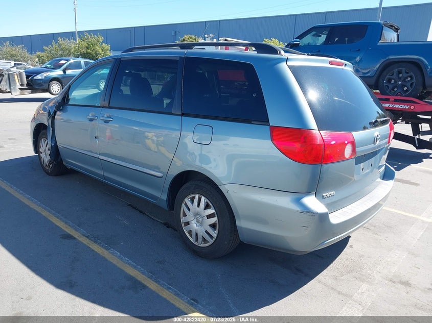 2009 TOYOTA SIENNA auction photo 3