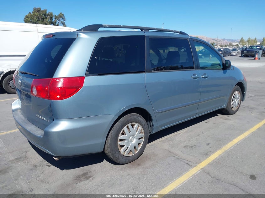 2009 TOYOTA SIENNA auction photo 4