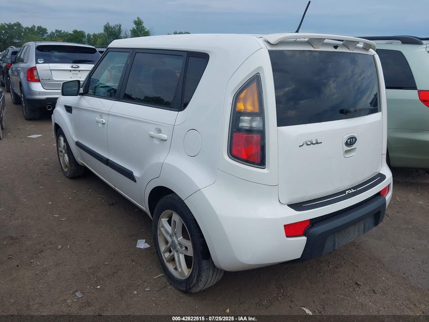 2011 Kia Soul + VIN: KNDJT2A21B7707304 Lot: 42822515