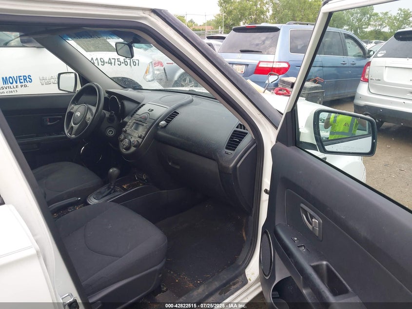 2011 Kia Soul + VIN: KNDJT2A21B7707304 Lot: 42822515