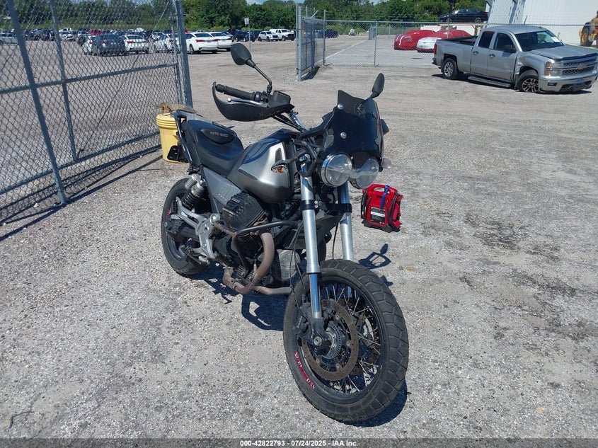 ZGUKWU002LM000722 2020 Moto Guzzi V85 Tt auction photo 1