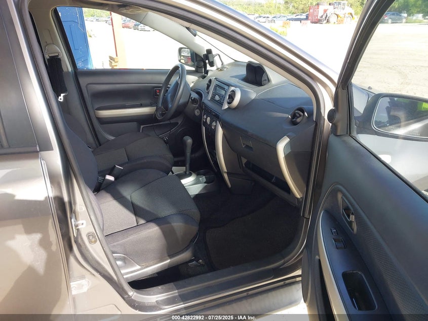 2004 Scion Xa VIN: JTKKT624X40061275 Lot: 42822992