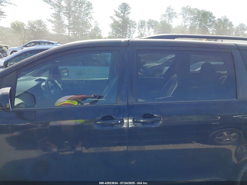 2014 TOYOTA SIENNA LE V6 8 PASSENGER - 5TDKK3DC0ES525623