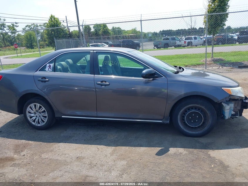 2014 Toyota Camry Le VIN: 4T1BF1FK3EU461579 Lot: 42824178
