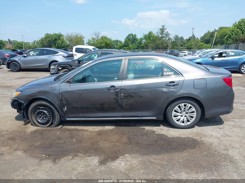 2014 Toyota Camry Le VIN: 4T1BF1FK3EU461579 Lot: 42824178