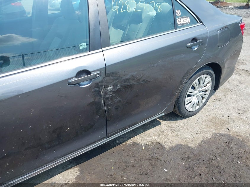 2014 Toyota Camry Le VIN: 4T1BF1FK3EU461579 Lot: 42824178