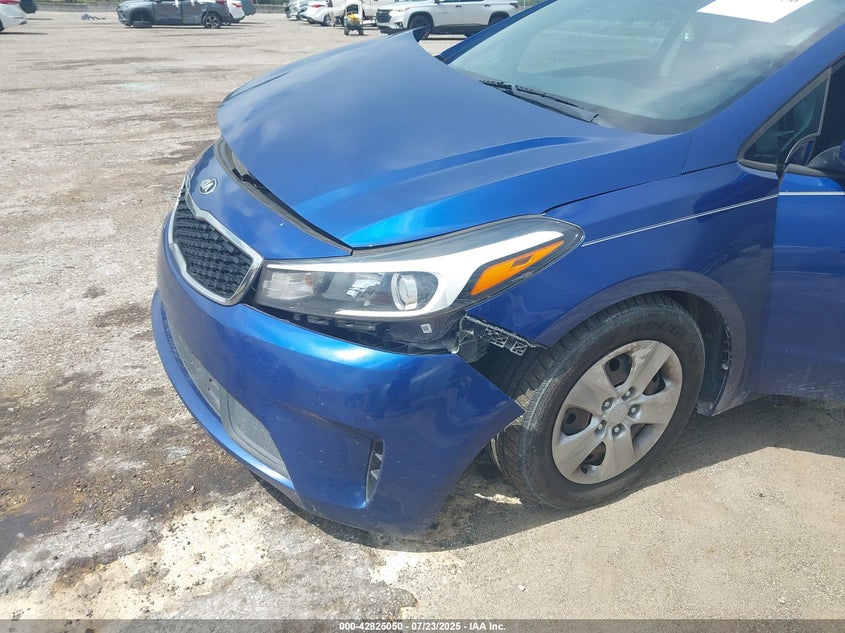 2017 KIA FORTE LX - 3KPFK4A71HE140164