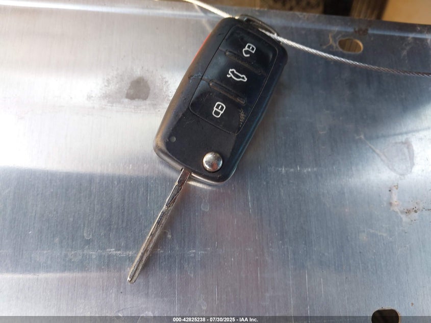 2014 VOLKSWAGEN PASSAT 2.0L TDI SE - 1VWBN7A35EC004219