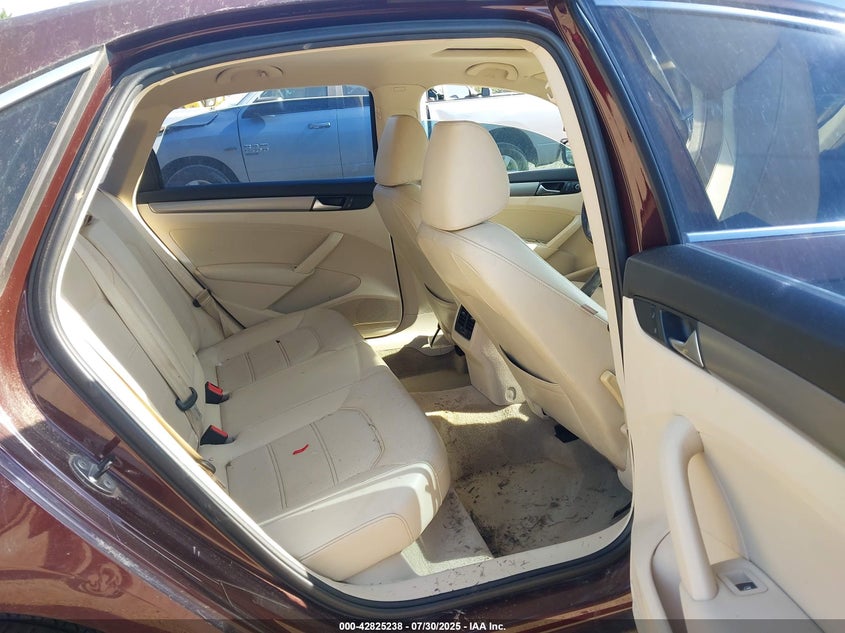 2014 VOLKSWAGEN PASSAT 2.0L TDI SE - 1VWBN7A35EC004219