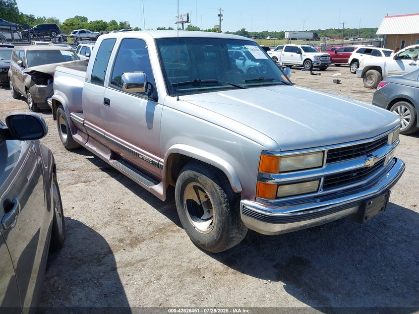 2GBEC19K6R1179383 1994 Chevrolet Gmt-400 C1500 auction photo 1