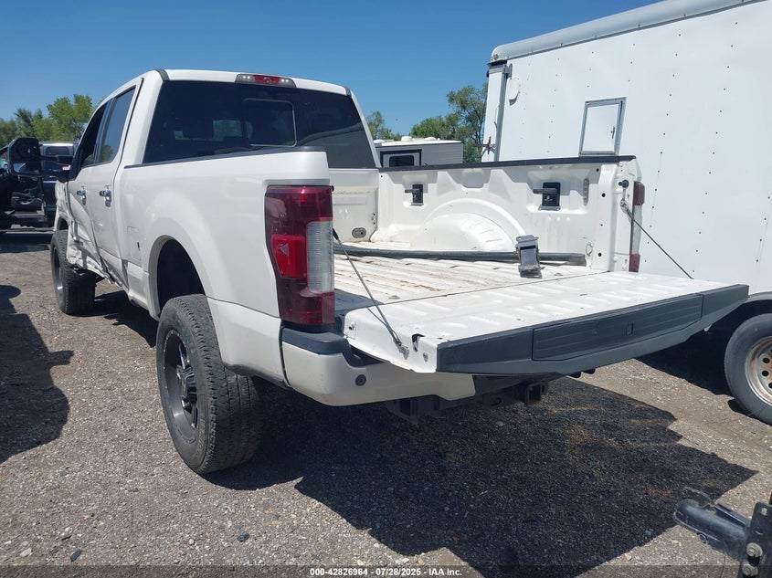 1FT8W3BT7HEF02982 2017 FORD F350 photo no. 3