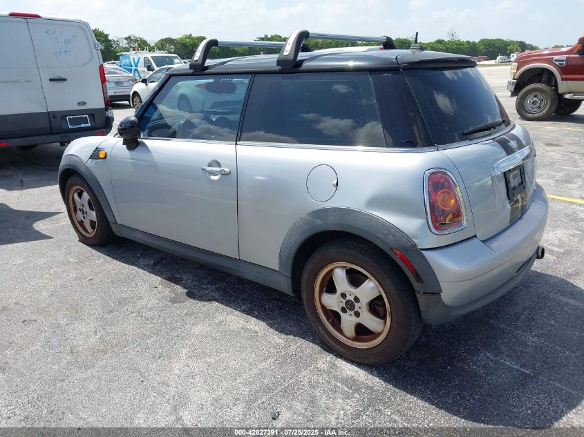 2007 Mini Cooper VIN: WMWMF33587TU61770 Lot: 42827391