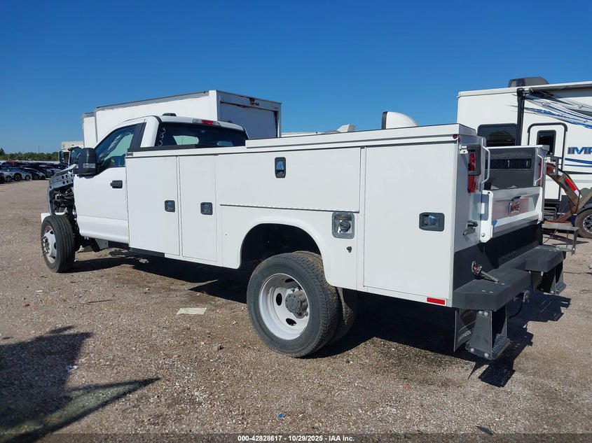 1FDUF4GN0NDA27428 2022 FORD F450 photo no. 3