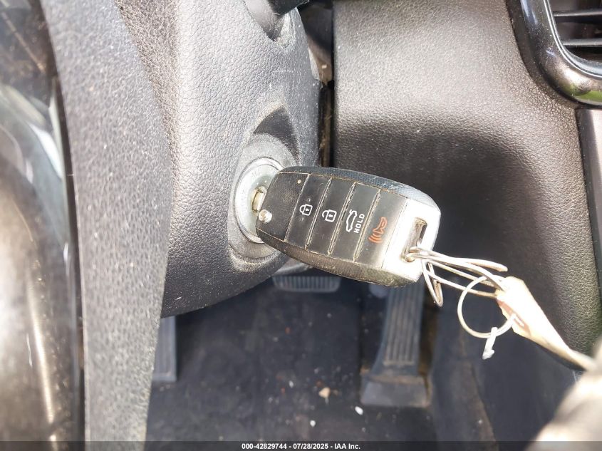 2019 Kia Optima Lx VIN: 5XXGT4L31KG330704 Lot: 42829744