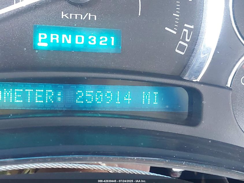 2005 Chevrolet Tahoe Lt VIN: 1GNEC13T15R272124 Lot: 42830445