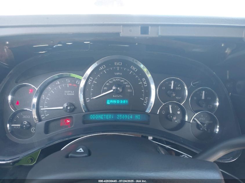 2005 Chevrolet Tahoe Lt VIN: 1GNEC13T15R272124 Lot: 42830445