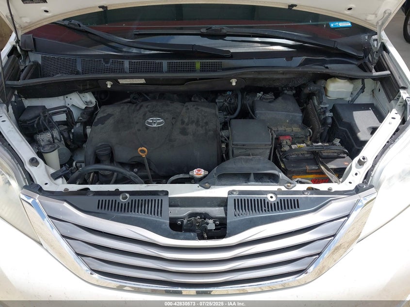 2017 TOYOTA SIENNA XLE 8 PASSENGER - 5TDYZ3DC7HS876605