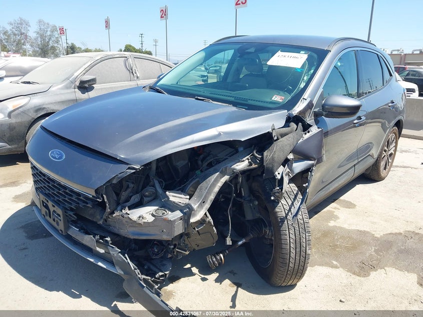 1FMCU9CZ4MUA83409 2021 FORD ESCAPE photo no. 2