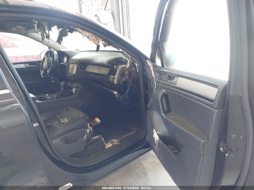 2016 VOLKSWAGEN TOUAREG VR6 SPORT - WVGEF9BPXGD006700
