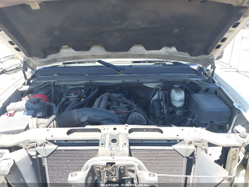 2007 GMC Sierra 2500Hd Work Truck VIN: 1GDHC24K17E586069 Lot: 42832256