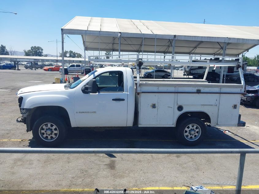 2007 GMC Sierra 2500Hd Work Truck VIN: 1GDHC24K17E586069 Lot: 42832256