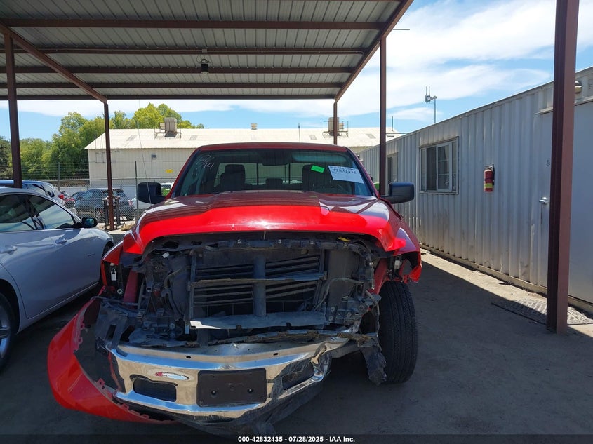 2017 RAM 1500 SLT  4X2 6'4 BOX - 1C6RR6GG2HS657201