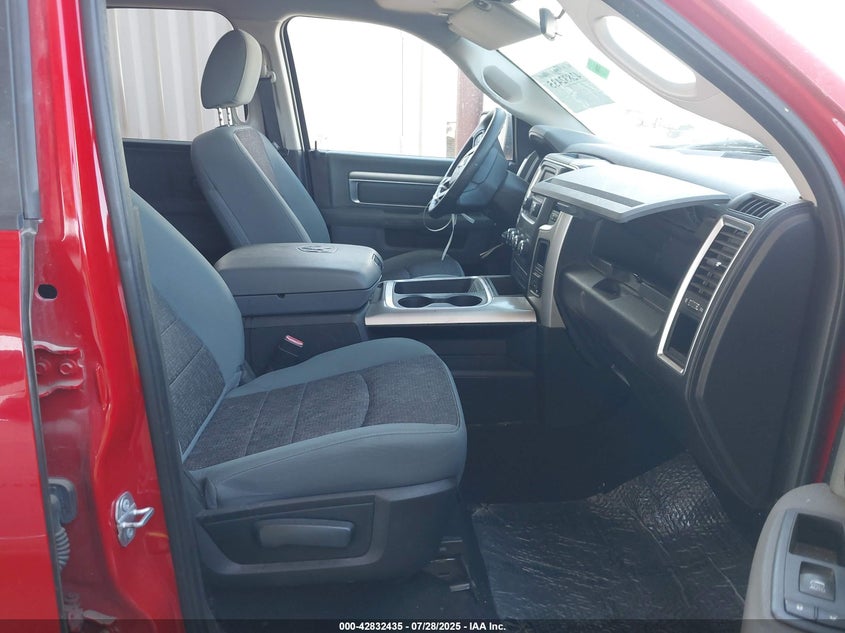 2017 RAM 1500 SLT  4X2 6'4 BOX - 1C6RR6GG2HS657201