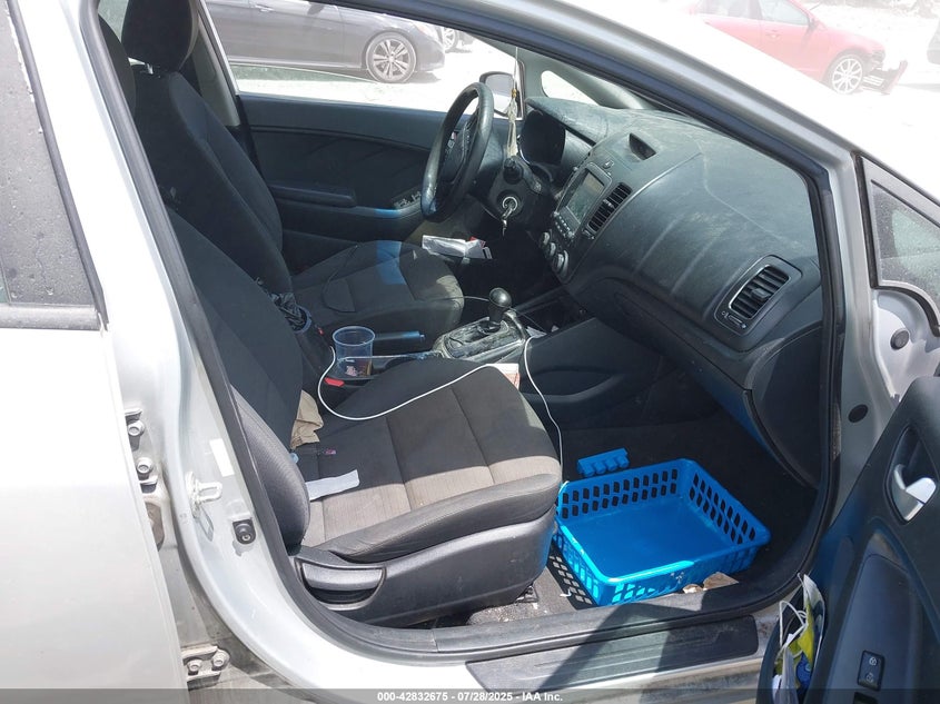 2018 KIA FORTE LX - 3KPFL4A75JE254008