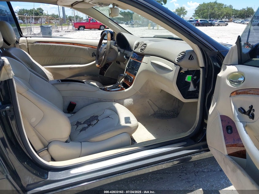 2007 Mercedes-Benz Clk 350 VIN: WDBTK56F57T081875 Lot: 42833163