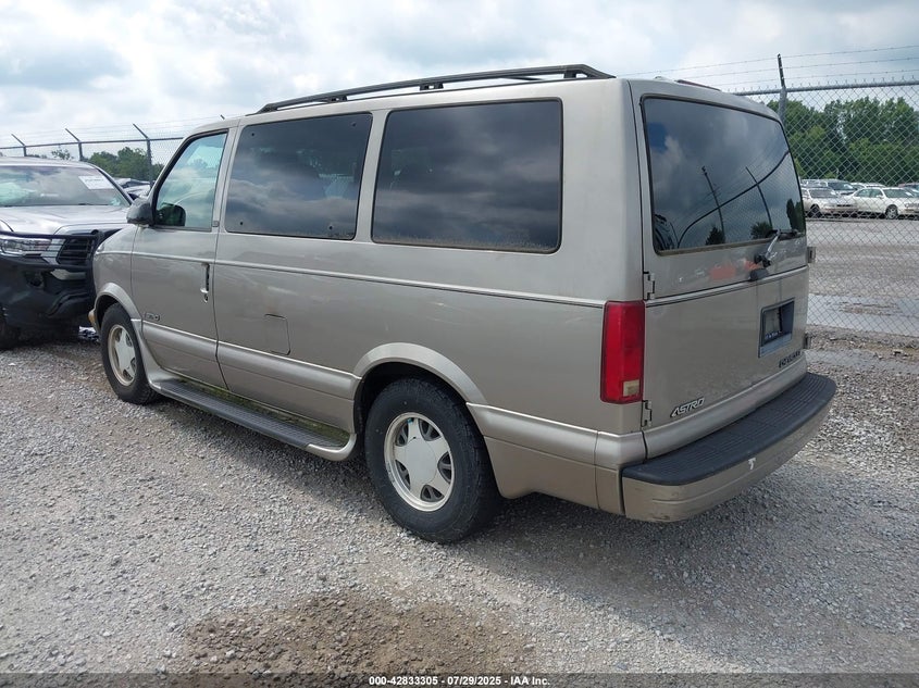 2002 CHEVROLET ASTRO — zdjęcie 3