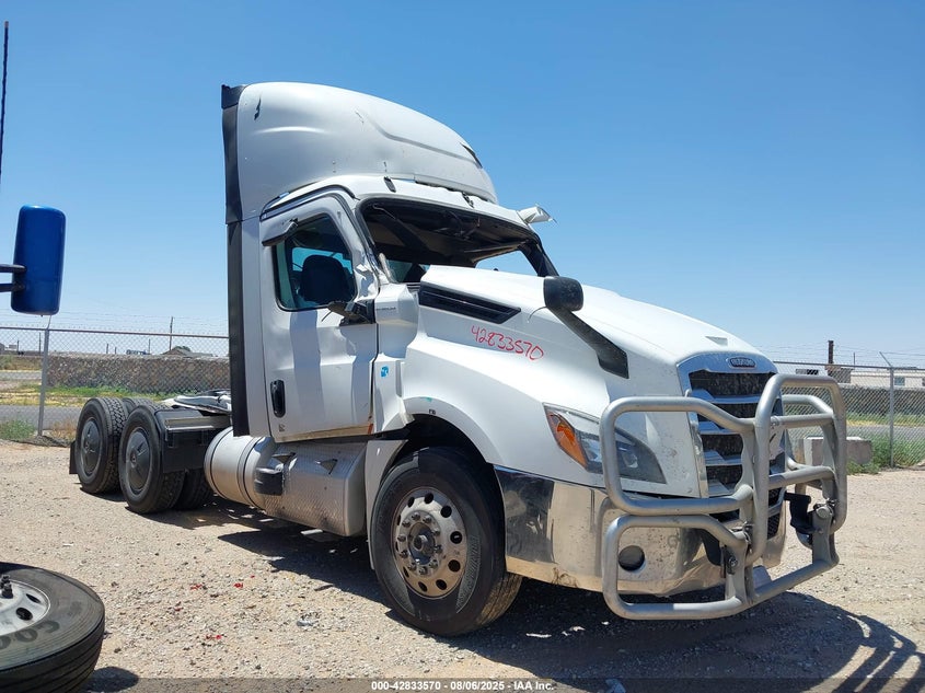 2024 FREIGHTLINER NEW CASCADIA 126  (VIN: 3AKJHLDV1RSVG3518)