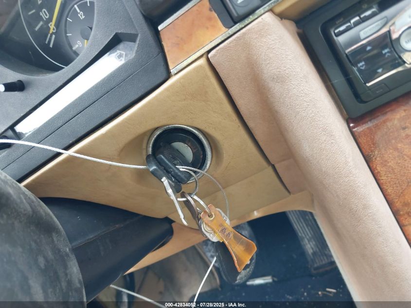 1981 Mercedes-Benz 380 Slc VIN: WDBBA25A4BB002388 Lot: 42834052