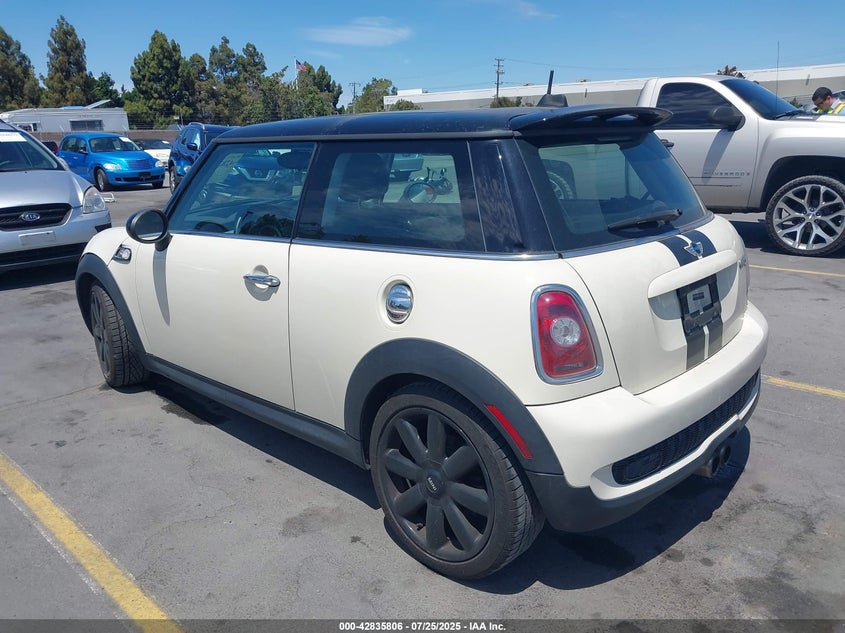 2010 Mini Cooper S VIN: WMWMF7C52ATZ70204 Lot: 42835806