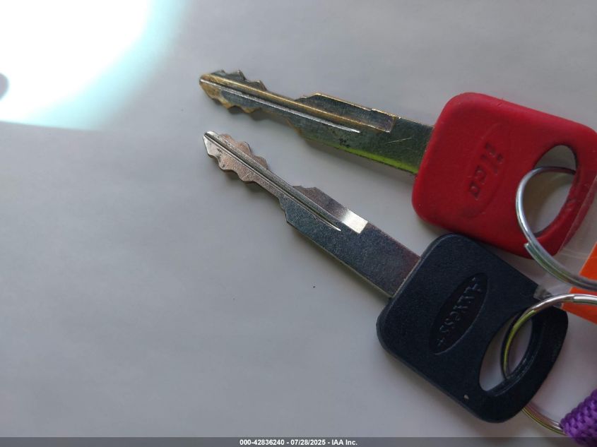 2002 Ford F-250 Lariat/Xl/Xlt VIN: 1FTNX21L02ED28045 Lot: 42836240