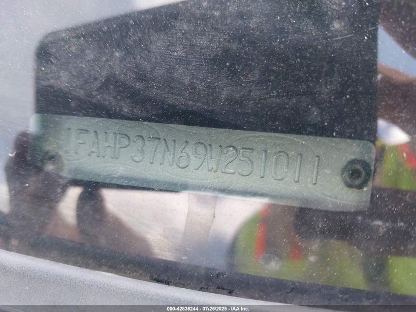 2009 Ford Focus Sel VIN: 1FAHP37N69W251011 Lot: 42836244