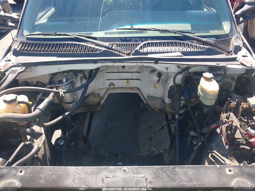 2001 Chevrolet Silverado C2500 Heavy Duty VIN: 1GBHC24U81E208896 Lot: 42837788