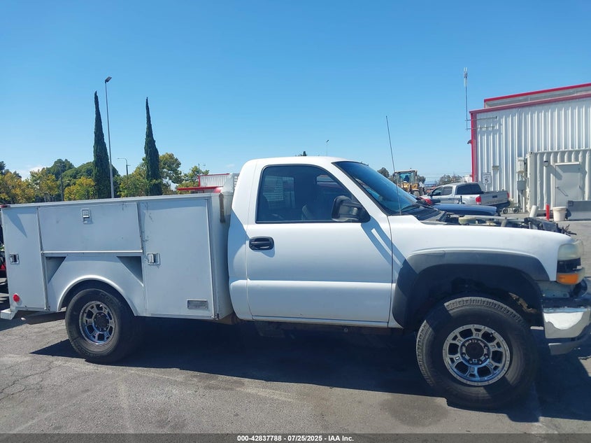 2001 Chevrolet Silverado C2500 Heavy Duty VIN: 1GBHC24U81E208896 Lot: 42837788