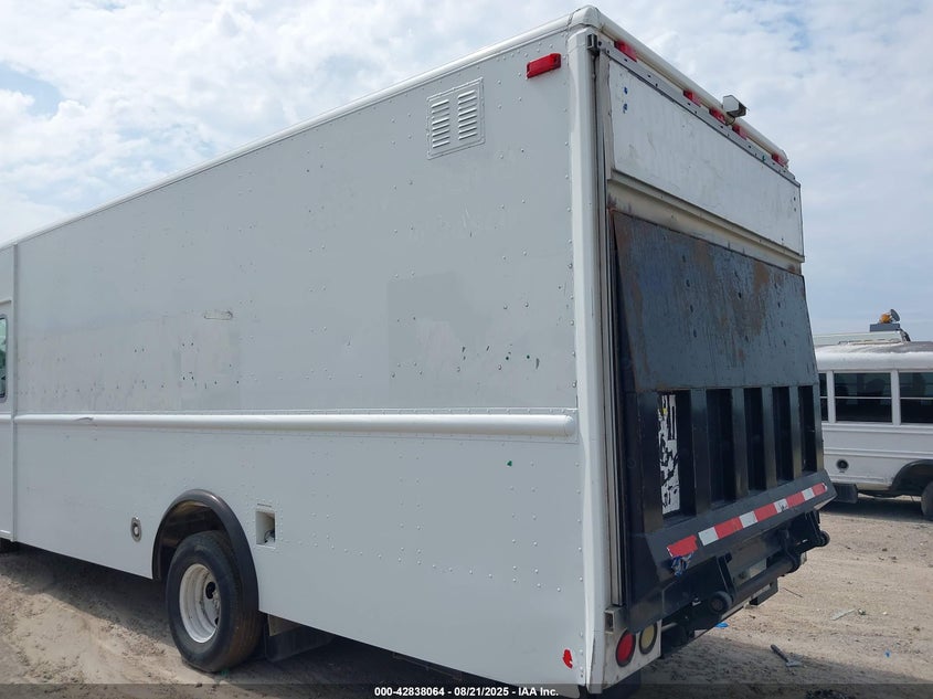 2011 Ford E-450 Stripped null other gasoline 1FC4E4KS2BDA94578 photo #4