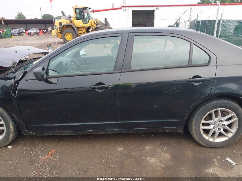 2012 Ford Fusion S VIN: 3FAHP0GA6CR333858 Lot: 42839411