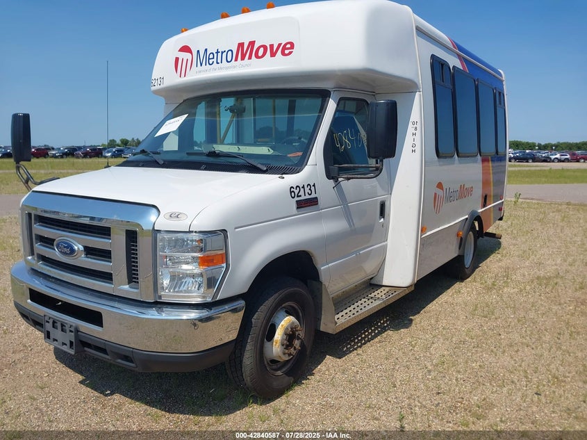 2018 Ford E-350 Cutaway white other gasoline 1FDEE3FS1JDC33165 photo #3