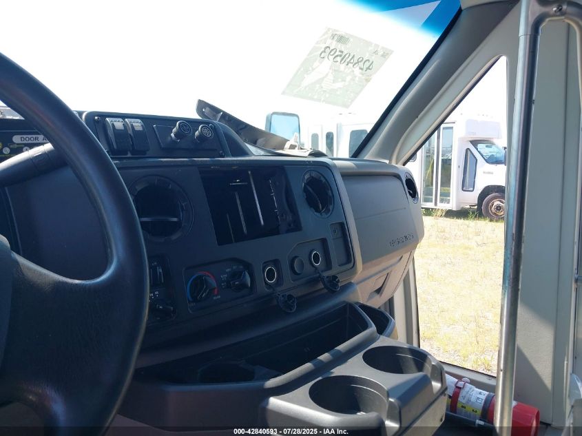 2018 Ford Econoline E450 Super Duty Cutwy Van VIN: 1FDFE4FS7JDC37294 Lot: 42840593